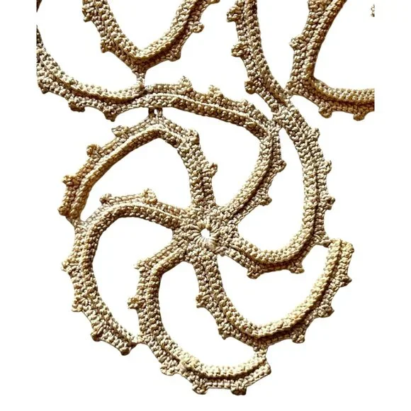 Antique Tatted Tan Centerpiece Doily With Pinwheel Design 19"x12" Handmade Event - Picture 3 of 7